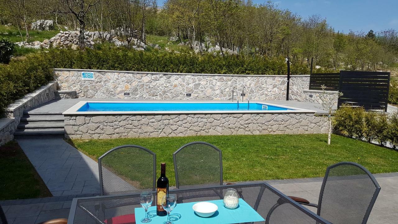 Kos * Lupoglav (Istria)